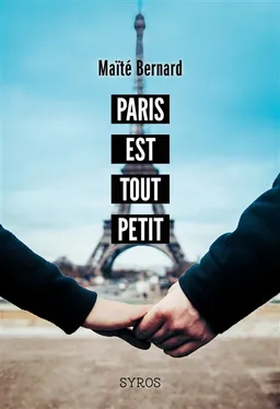 Paris est tout petit | Maïté Bernard