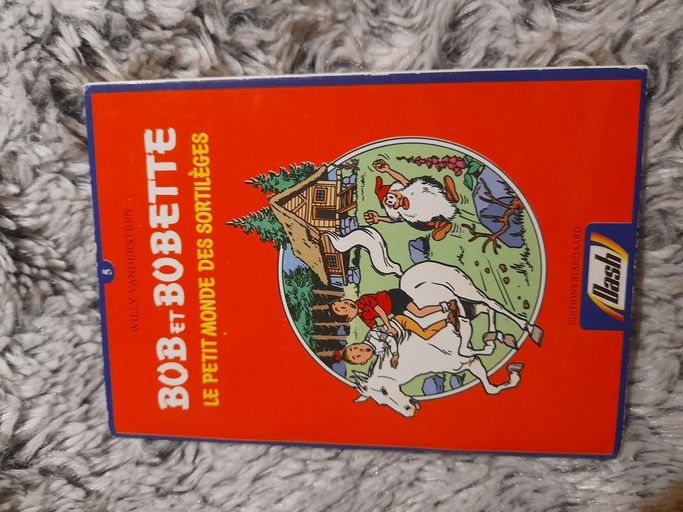 Bob et Bobette N°5 Le Petit Monde Des Sortilèges / Suske En Wiske N°5 Het Verborgen Volk / Dash | Vandersteen