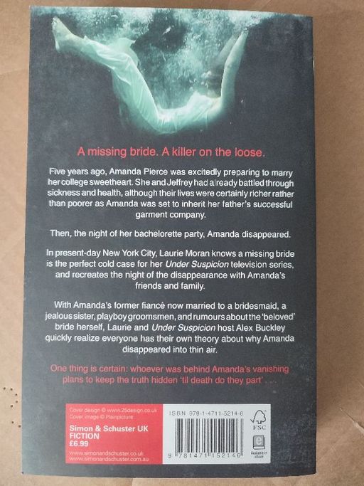 All dressed in white | Mary Higgins Clark