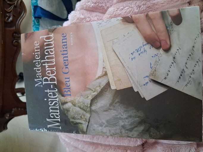 Bleu gentiane | Madeleine mansiet berthaud