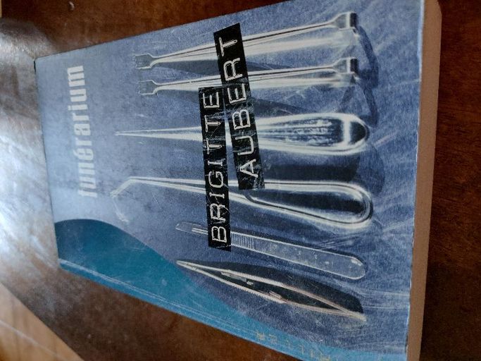 Funérarium | Brigitte Aubert