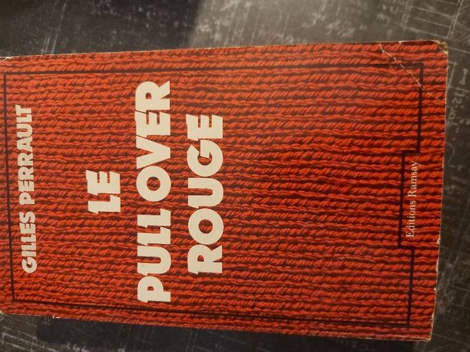 Le pull over rouge | GILLES PERRAULT