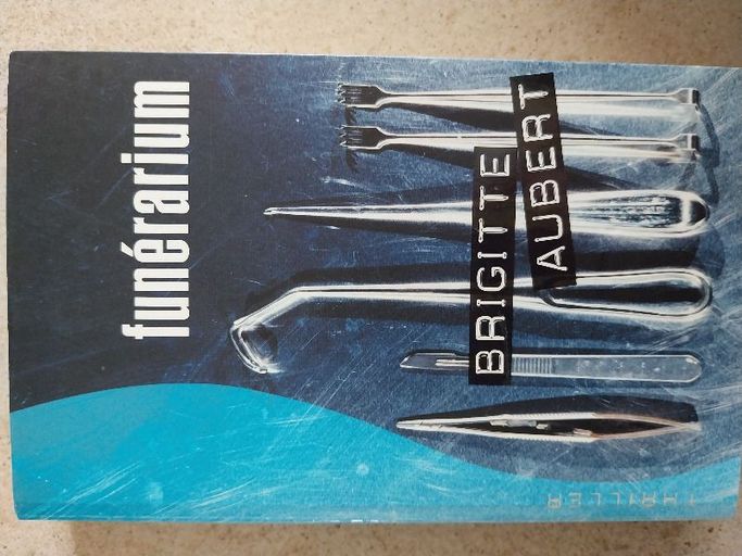 Funérarium | Brigitte Aubert