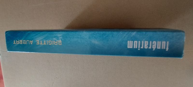 Funérarium | Brigitte Aubert