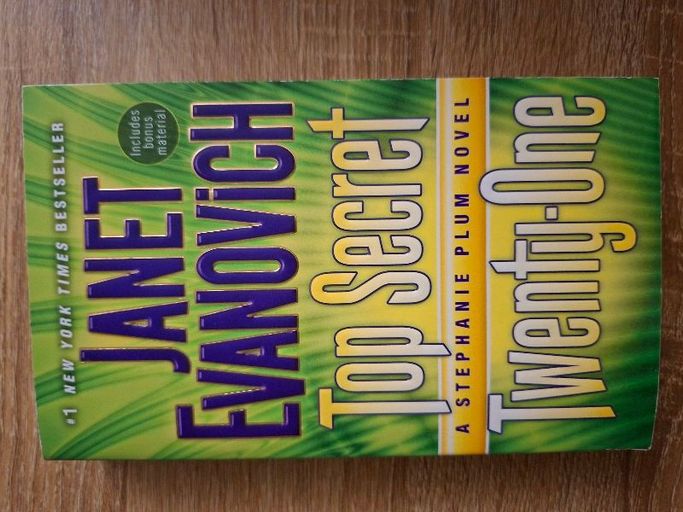 Top secret twenty-one A Stephanie Plum Novel | Janet Evanovich