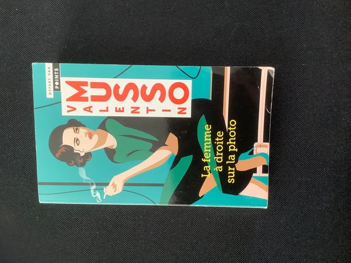 La femme à droite sur la photo | Valentin Musso
