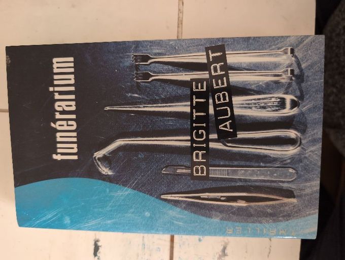 Funérarium | Brigitte Aubert