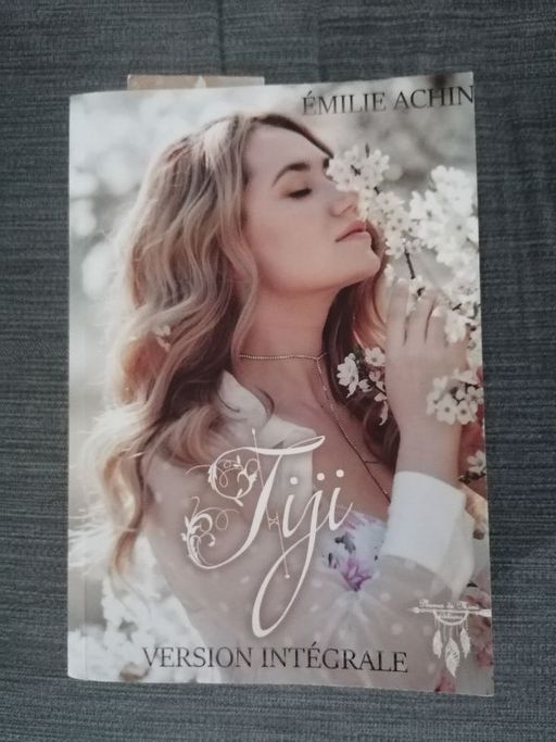 Jiji (l'intégrale, tome 1 à 4) | Émilie Achin