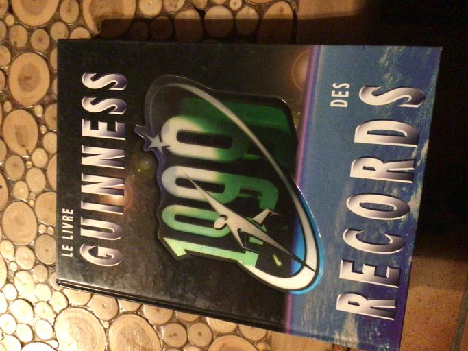 Le livre Guinness des records 1999 | 