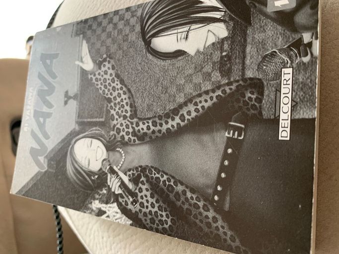 Nana | Akata