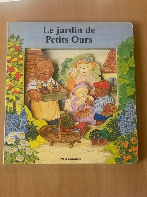 Le jardin de Petit Ours | Dorothea King . Traduction : Hayat Guedri